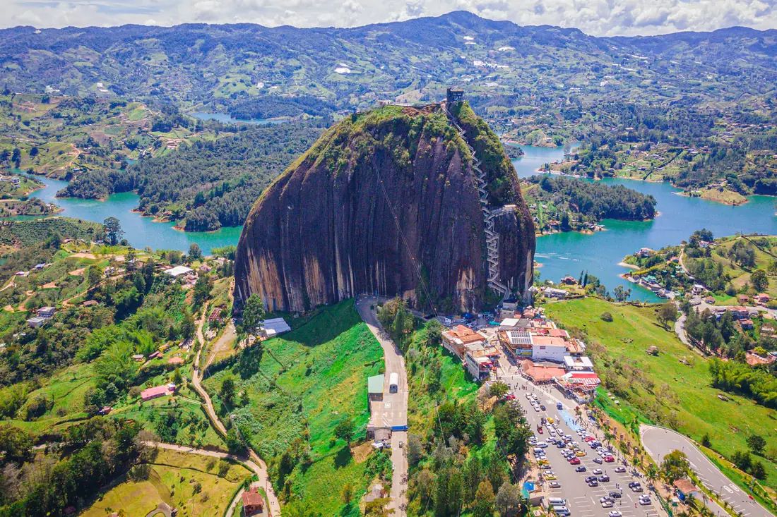 El Peñón de Guatapé —La Piedra del Peñol— seen from the air, with the reservoir around it.