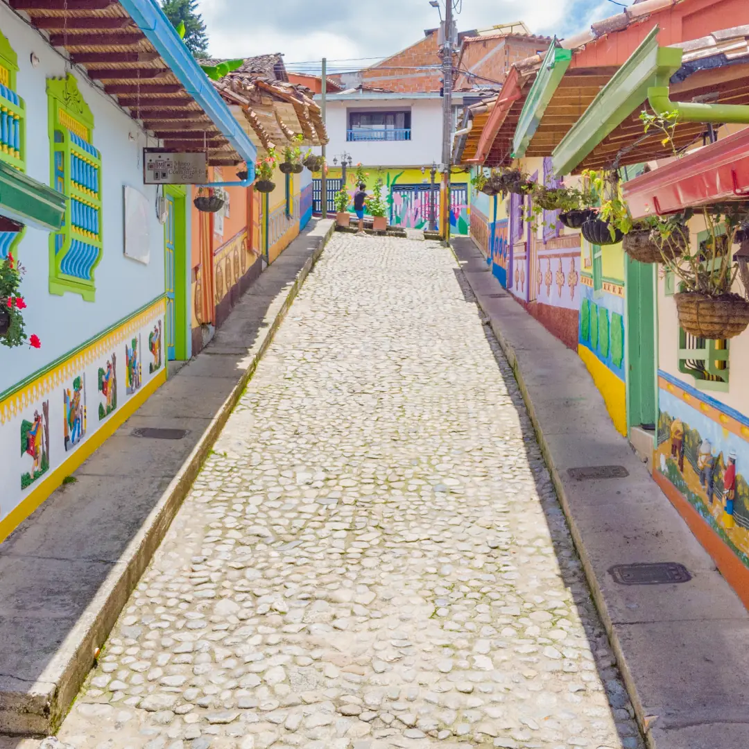 An alley with painted zócalos.